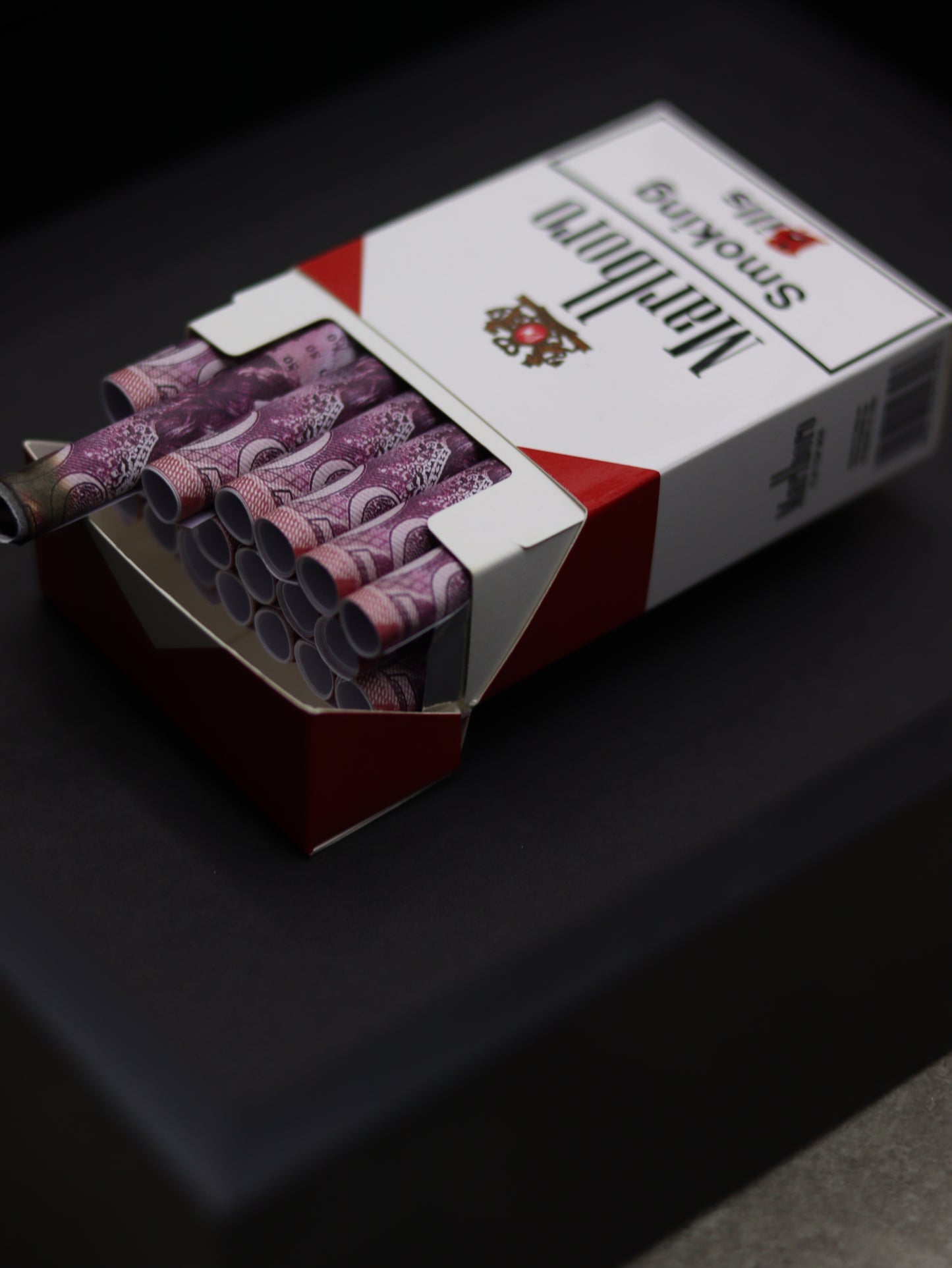 Smoking Bills - GBP (Red)